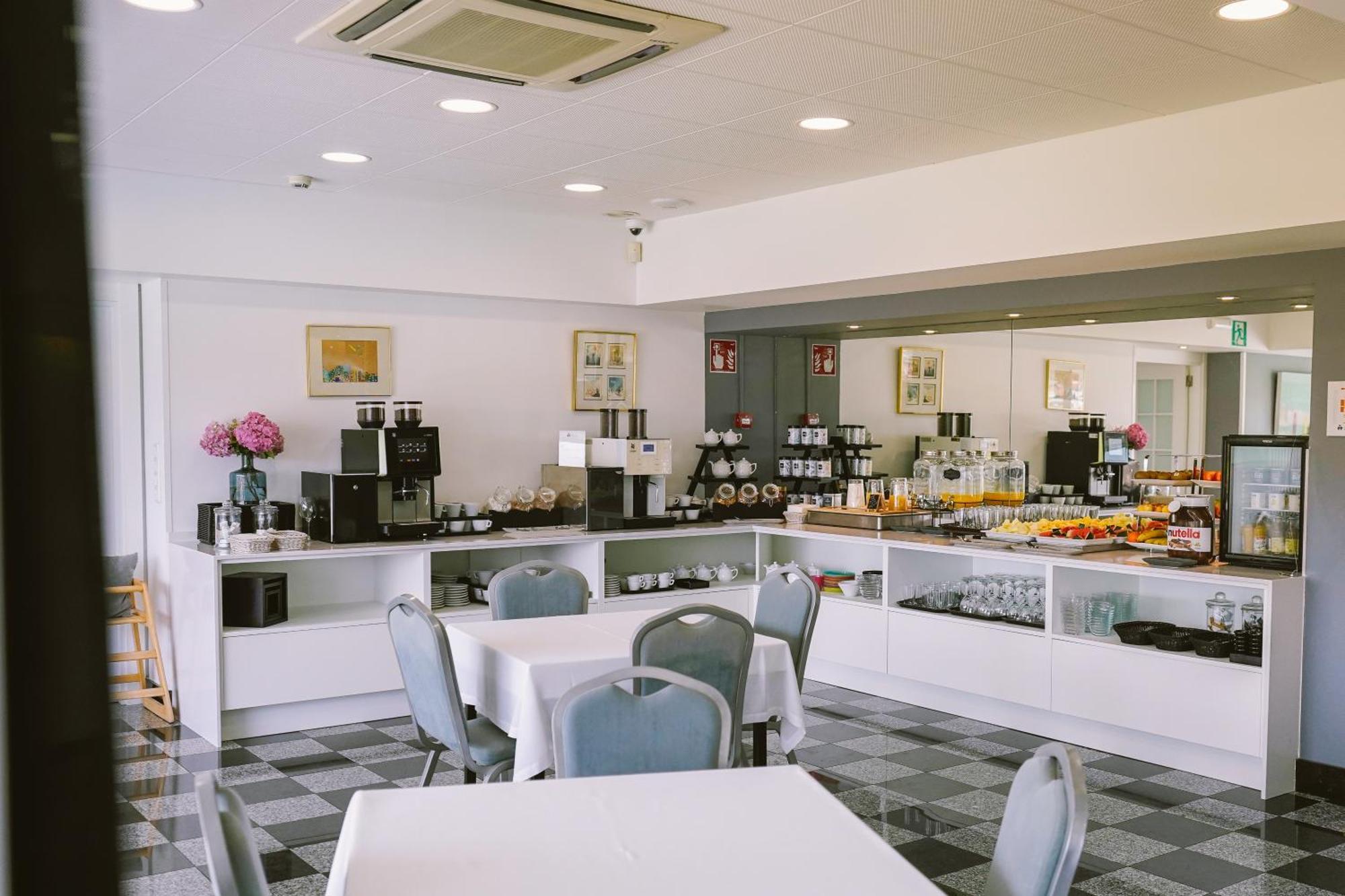 Hotel Avenida San Sebastian Ngoại thất bức ảnh